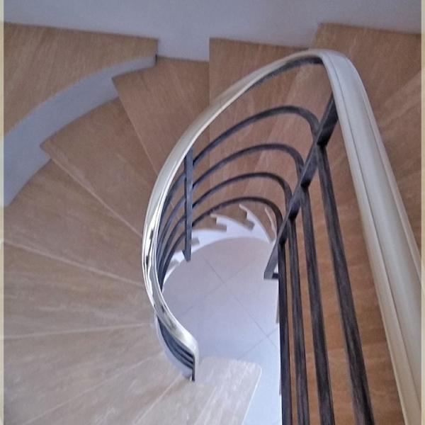 Rampe d'escalier en fer forgé